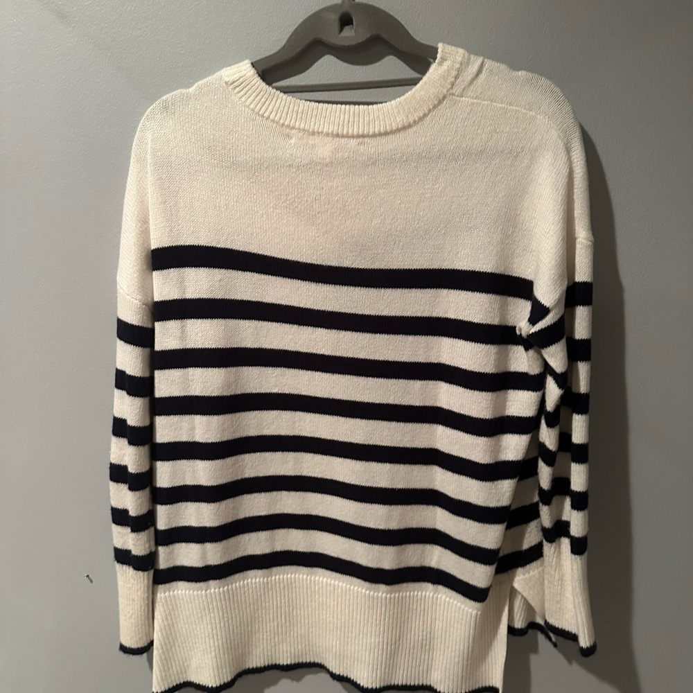 Sweater - Picture 2 of 5